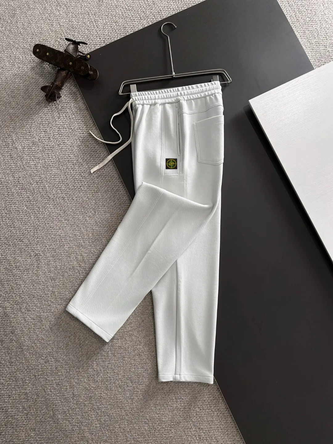 Next day shipping P360 Stone Island 2025 new autumn elastic band casual pants, thick counter-customized fabrics, high breathability and comfort, impeccable details, brand element design concept, reflecting high quality. It feels delicate and soft! It presents a casual cut and the upper body shape is great! Size: M-4XL